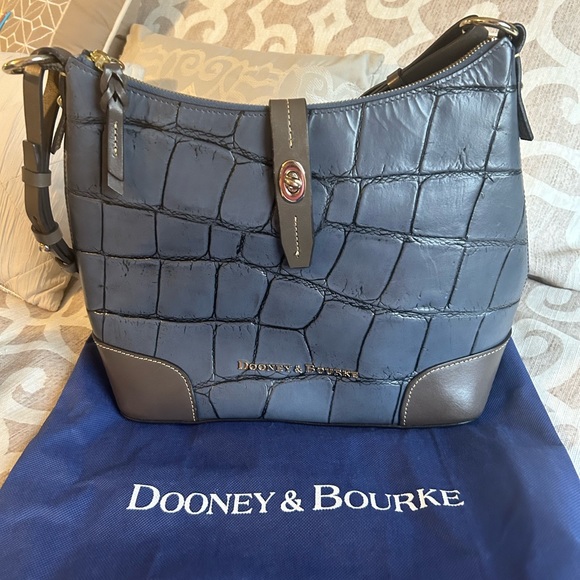 Dooney & Bourke Purse - Picture 1 of 6